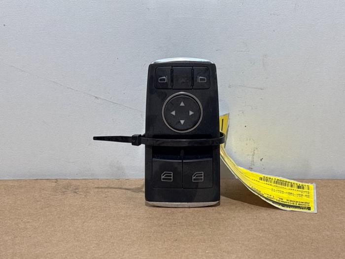 Usados Interruptor combinado de ventanillas Mercedes SL (R231) 500 4.7 V8 32V Precio € 48,40 IVA incluido ofrecido por Autoparts Van De Velde