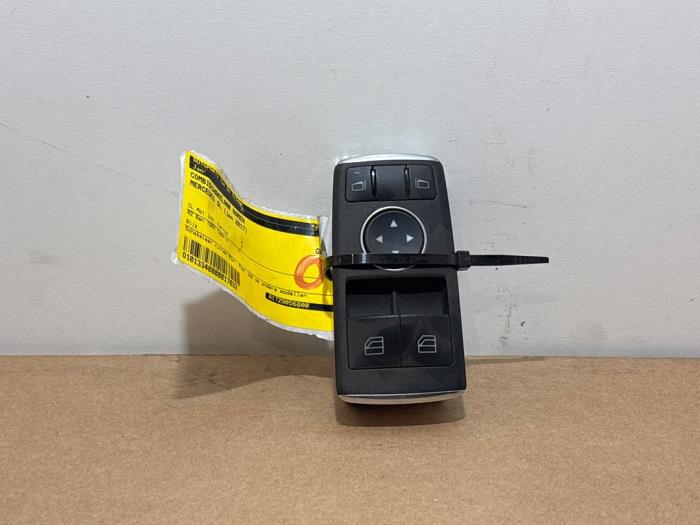 Usados Interruptor combinado de ventanillas Mercedes SL (R231) 500 4.7 V8 32V Precio € 48,40 IVA incluido ofrecido por Autoparts Van De Velde