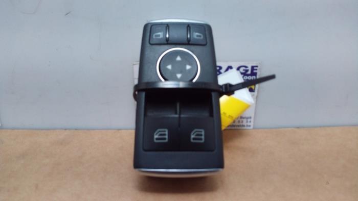Usados Interruptor combinado de ventanillas Mercedes SL (R231) 500 4.7 V8 32V Precio € 48,40 IVA incluido ofrecido por Autoparts Van De Velde