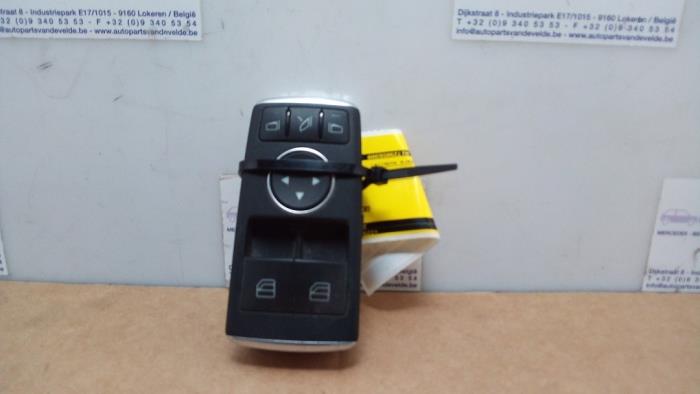 Usados Interruptor combinado de ventanillas Mercedes SL (R231) 500 4.7 V8 32V Precio € 48,40 IVA incluido ofrecido por Autoparts Van De Velde