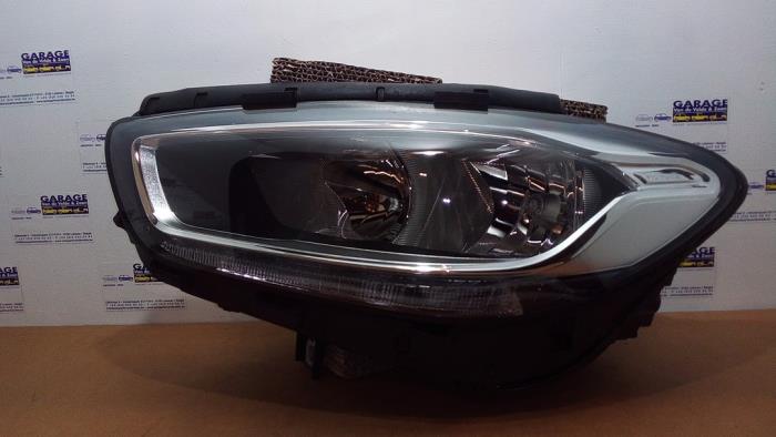 Używane Reflektor lewy Mercedes B (W247) 1.5 B-160d Cena € 756,25 Z VAT oferowane przez Autoparts Van De Velde