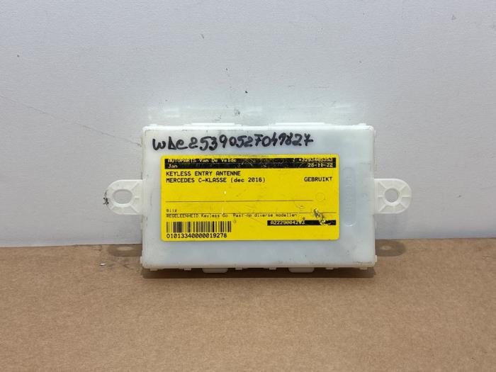 Używane Keyless Entry-Antena Mercedes C (W205) C-200 2.0 Turbo 16V Cena € 48,40 Z VAT oferowane przez Autoparts Van De Velde