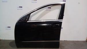Używane Drzwi lewe przednie wersja 4-drzwiowa Mercedes R (W251) 3.0 320 CDI 24V 4-Matic Cena € 453,75 Z VAT oferowane przez Autoparts Van De Velde