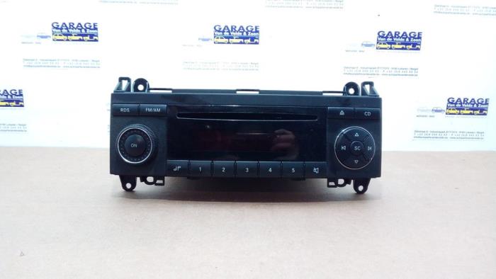 Gebrauchte Radio Mercedes A (W169) 1.7 A-170 5-Drs. Preis € 78,65 Mit Mehrwertsteuer angeboten von Autoparts Van De Velde