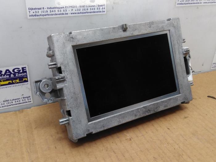 Usados Protector interno Mercedes E (W212) E-200 CDI 16V BlueEfficiency,BlueTEC Precio € 90,75 IVA incluido ofrecido por Autoparts Van De Velde
