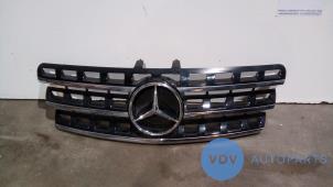 Used Grille Mercedes ML III (166) 2.1 ML-250 CDI 16V BlueTEC 4-Matic Price € 332,75 Inclusive VAT offered by Autoparts Van De Velde