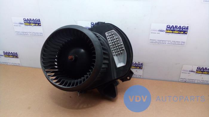 Motor de ventilador de calefactor de un Mercedes-Benz CLA (117.3) 1.6 CLA-180 16V 2015