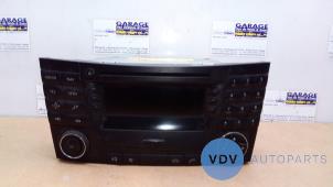 Used Radio Mercedes E (W211) 2.2 E-220 CDI 16V Price € 72,60 Inclusive VAT offered by Autoparts Van De Velde