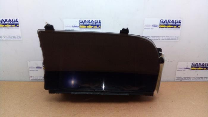 Begagnade Innerdisplay Mercedes S (W221) 5.5 S-550 32V Pris € 199,65 Inklusive moms erbjuds av Autoparts Van De Velde