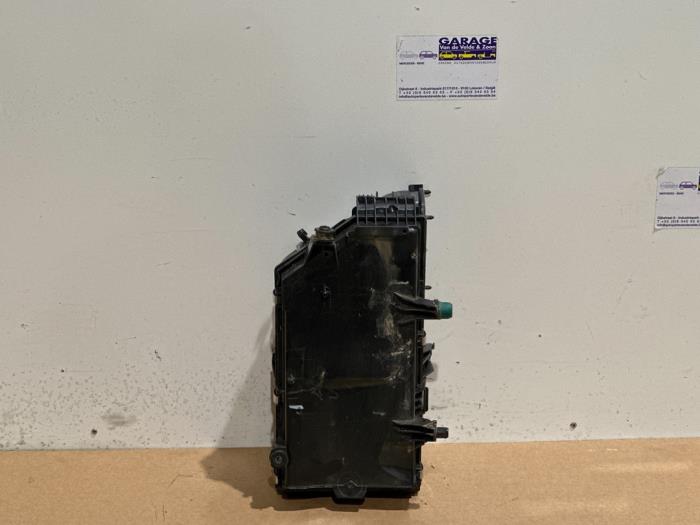 Gebrauchte Luftfiltergehäuse Mercedes E (W213) E-200d 1.6 Turbo 16V Preis € 48,40 Mit Mehrwertsteuer angeboten von Autoparts Van De Velde