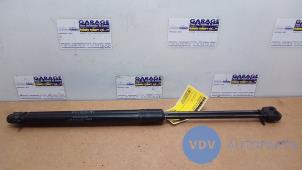 Used Set of bonnet gas struts Mercedes A (W169) 2.0 A-180 CDI 16V 5-Drs. Price on request offered by Autoparts Van De Velde
