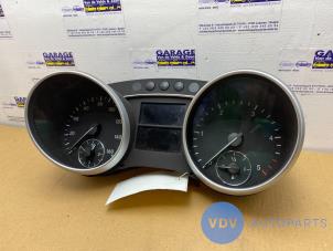 Used Odometer KM Mercedes GL (X164) 4.0 GL 450 CDI V8 32V Price € 272,25 Inclusive VAT offered by Autoparts Van De Velde