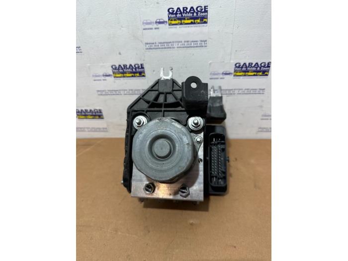 Używane Sterownik ABS Mercedes B (W246/W242) 2.0 B-250 BlueEFFICIENCY Turbo 16V 4-Matic Cena € 108,90 Z VAT oferowane przez Autoparts Van De Velde