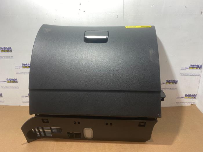 Begagnade Handskfack Mercedes B (W246/W242) 2.0 B-250 BlueEFFICIENCY Turbo 16V 4-Matic Pris € 60,50 Inklusive moms erbjuds av Autoparts Van De Velde
