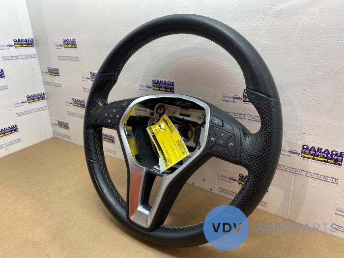 Steering wheel from a Mercedes-Benz B (W246,242) 1.8 B-180 CDI BlueEFFICIENCY 16V 2011
