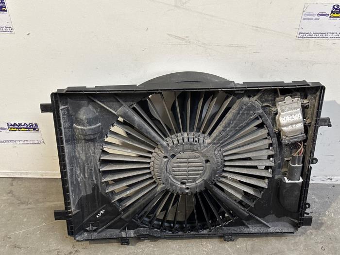 Motorkoeling ventilator van een Mercedes-Benz C Estate (S204) 1.8 C-180 CGI 16V 2010