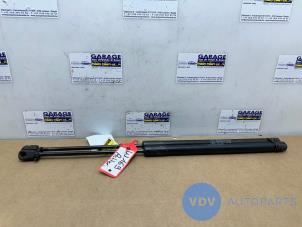 Used Set of gas struts for boot Mercedes A (W169) 1.5 A-160 Price € 18,15 Inclusive VAT offered by Autoparts Van De Velde