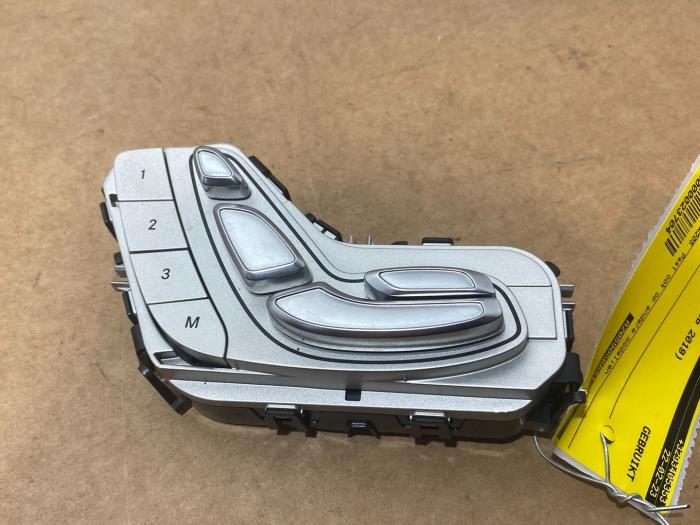 Używane Modul Comfort Mercedes C (W205) C-180d 1.6 Turbo 16V Cena € 48,40 Z VAT oferowane przez Autoparts Van De Velde