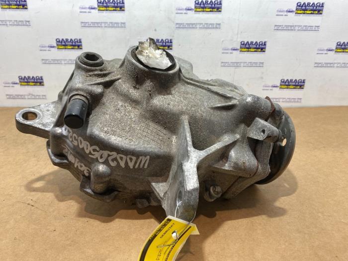 Gebrauchte Differential vorne Mercedes E (W213) E-220d 2.0 Turbo 16V 4-Matic Preis € 907,50 Mit Mehrwertsteuer angeboten von Autoparts Van De Velde