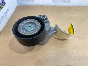 Used Pulley timing belt Mercedes Vito (639.6) 2.2 111 CDI 16V Price € 48,40 Inclusive VAT offered by Autoparts Van De Velde