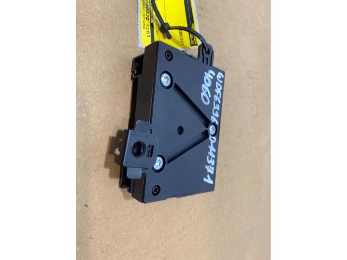 Usagé Module pompe carburant Mercedes Vito (639.6) 2.2 110 CDI 16V Euro 5 Prix € 48,40 Prix TTC proposé par Autoparts Van De Velde