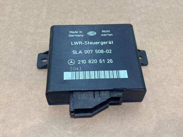 Usagé Relais éclairage Mercedes E (W210) 2.0 E-200 16V Prix € 30,25 Prix TTC proposé par Autoparts Van De Velde