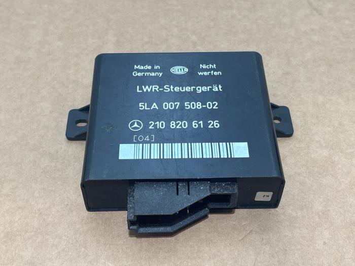 Usagé Relais éclairage Mercedes E (W210) 2.0 E-200 16V Prix € 30,25 Prix TTC proposé par Autoparts Van De Velde