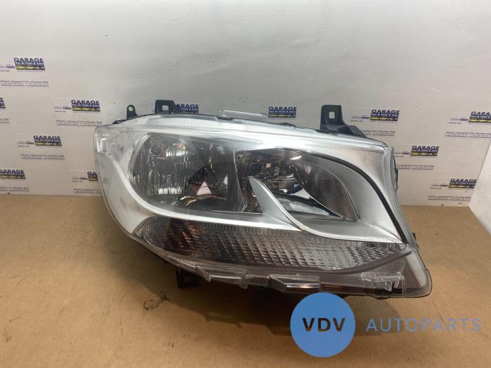 Headlights, right with part number A91090601 stock