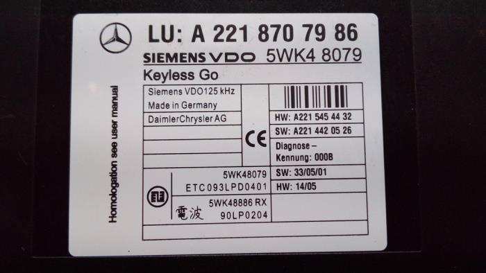 Module keyless vehicle from a Mercedes-Benz S (W221) 5.5 S-550 32V 2006