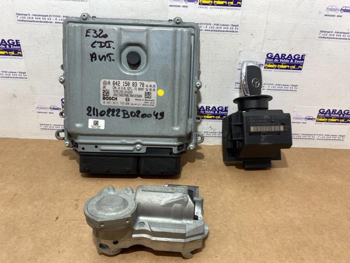 Used Ignition lock + computer Mercedes E (W211) 2.2 E-220 CDI 16V Price € 151,25 Inclusive VAT offered by Autoparts Van De Velde