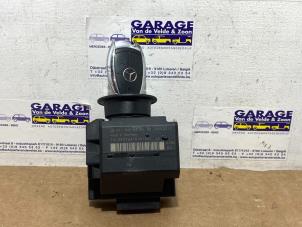 Ignition lock + computer from a Mercedes-Benz E (W211) 2.2 E-220 CDI 16V 2005