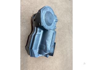 Ignition lock + computer from a Mercedes-Benz E (W211) 2.2 E-220 CDI 16V 2005