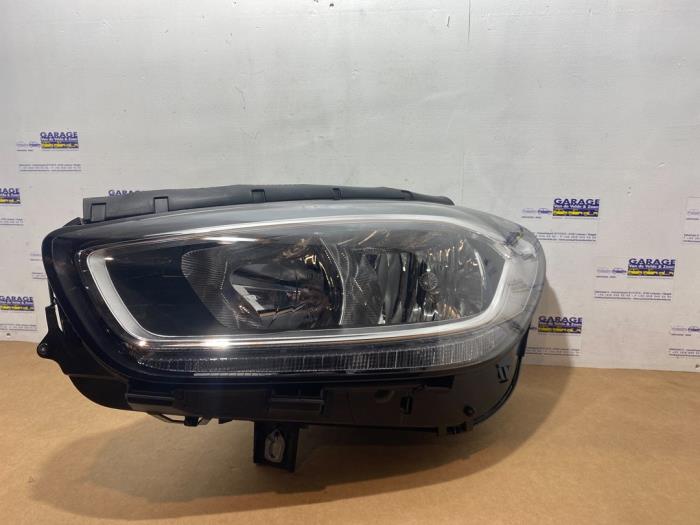 Używane Reflektor lewy Mercedes B (W247) 1.5 B-160d Cena € 756,25 Z VAT oferowane przez Autoparts Van De Velde