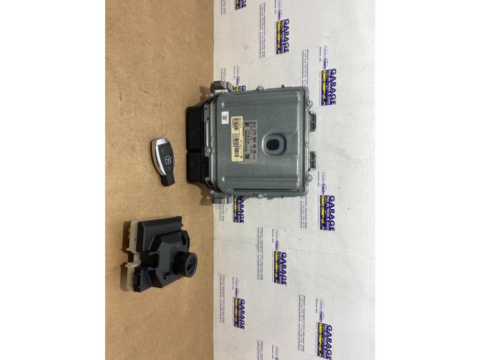 Used Ignition lock + computer Mercedes C (W205) C-200 2.0 CGI 16V Price € 181,50 Inclusive VAT offered by Autoparts Van De Velde