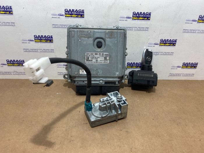 Used Ignition lock + computer Mercedes E (R207) E-400 3.0 V6 Turbo Price € 181,50 Inclusive VAT offered by Autoparts Van De Velde