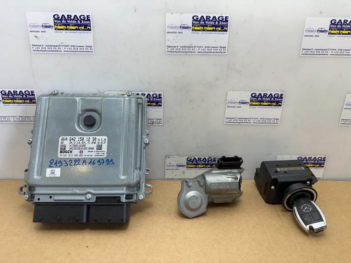Used Ignition lock + computer Mercedes CLS (C219) 350 CDI 24V Price € 151,25 Inclusive VAT offered by Autoparts Van De Velde
