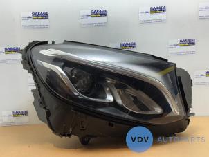 Begagnade Strålkastare, höger Mercedes GLC Coupe (C253) 2.0 200 16V Pris € 828,85 Inklusive moms erbjuds av Autoparts Van De Velde