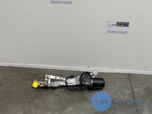 Used Wiper motor + mechanism Mercedes 190 (W201) Price € 72,60 Inclusive VAT offered by Autoparts Van De Velde