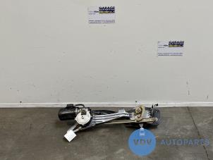 Used Wiper motor + mechanism Mercedes 190 (W201) 2.0 E Price € 302,50 Inclusive VAT offered by Autoparts Van De Velde