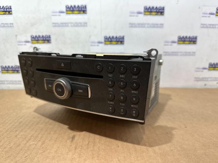 Używane Radio Mercedes GLK (204.7/9) 2.2 220 CDI 16V BlueEfficiency Cena € 181,50 Z VAT oferowane przez Autoparts Van De Velde