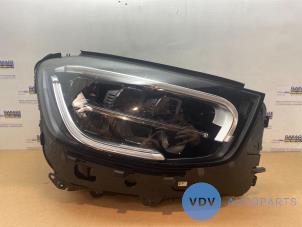 Begagnade Strålkastare, höger Mercedes GLC (X253) 2.0 300 16V 4-Matic Pris € 998,25 Inklusive moms erbjuds av Autoparts Van De Velde