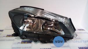 Usagé Phare droit Mercedes A (W176) 1.8 A-200 CDI 16V Prix € 205,00 Règlement à la marge proposé par Autoparts Van De Velde