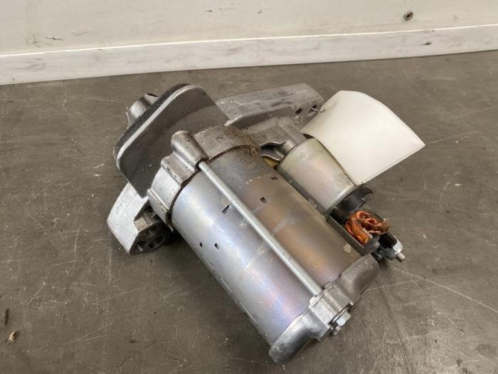Begagnade Startdynamo Mercedes B (W247) 1.3 B-180 Turbo 16V Pris € 72,60 Inklusive moms erbjuds av Autoparts Van De Velde