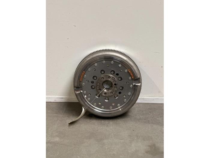 Gebrauchte Schwungrad Mercedes B (W246/W242) 1.6 B-200 BlueEFFICIENCY Turbo 16V Preis € 151,25 Mit Mehrwertsteuer angeboten von Autoparts Van De Velde