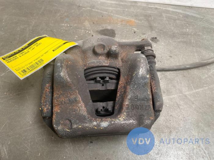 Front brake calliper, left from a Mercedes-Benz B (W246,242) 1.5 B-180 CDI 16V 2016