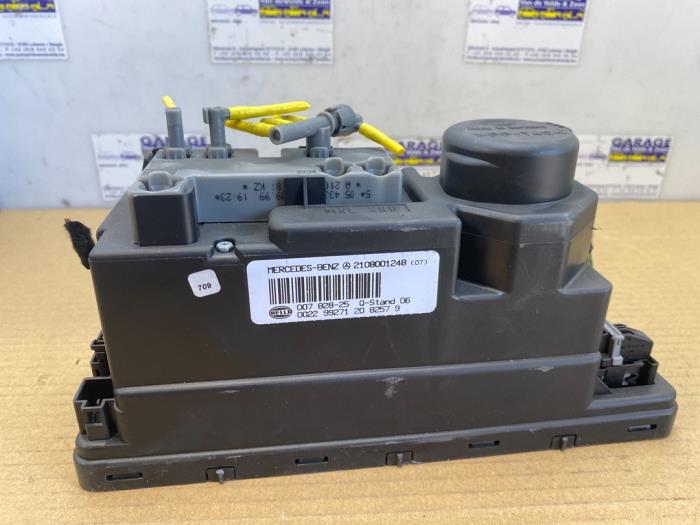 A-3 Central door locking module Mercedes E 2.2 E-200 CDI 16V - 2108001248