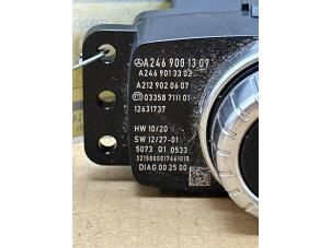 Commande ordinateur de bord d'un Mercedes-Benz A (W176) 1.5 A-180 CDI, A-180d 16V 2015