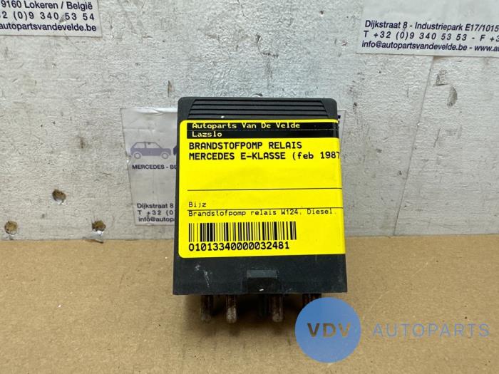 Fuel pump relay Mercedes E diesel 2.5 250 D 00065458732