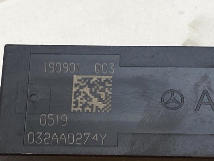 Antena z Mercedes-Benz GLE (V167) 350 e 2.0 16V 4-Matic 2019
