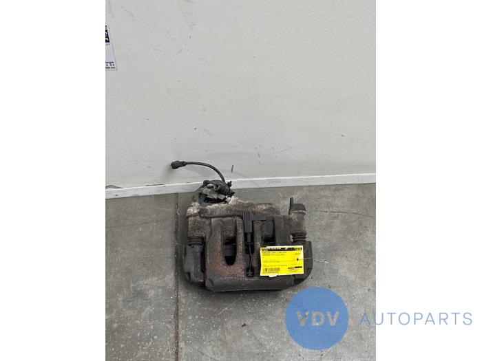 Front brake calliper, left from a Mercedes-Benz Vito (639.6) 2.2 116 CDI 16V 4x4 Euro 5 2014